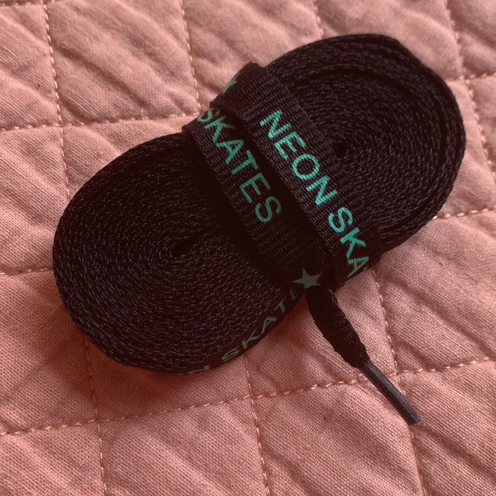 Neon Skates - Vintage Roller Derby Laces Black and Green 72"